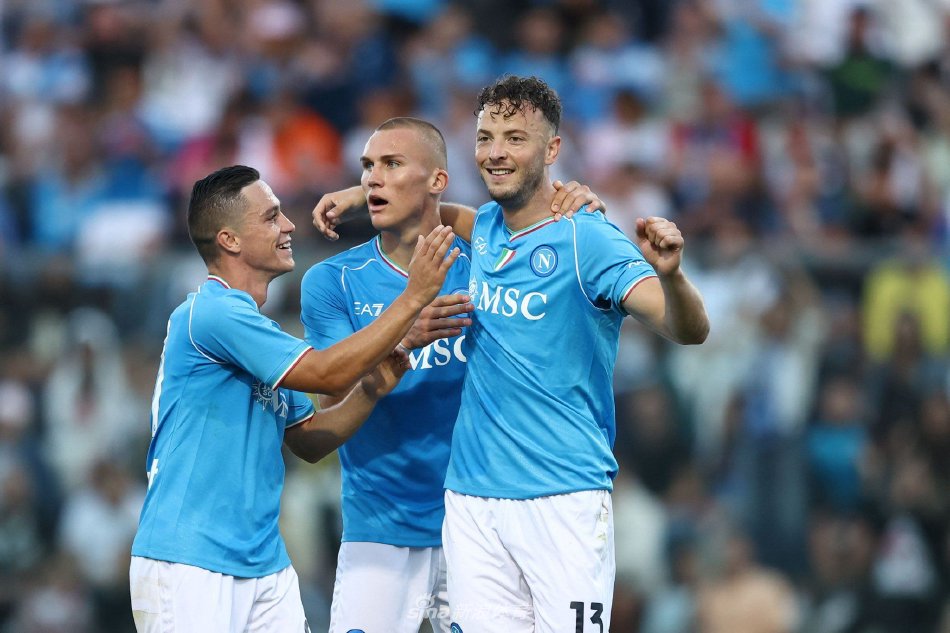 刘泳希自小 刘泳希自小