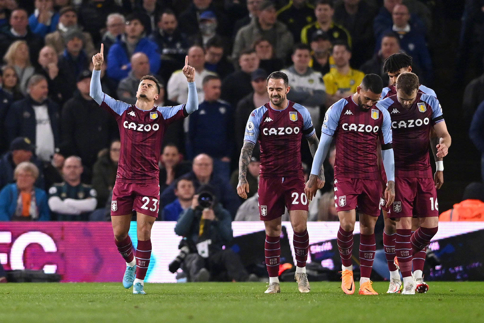 更因其在场 更因其在场